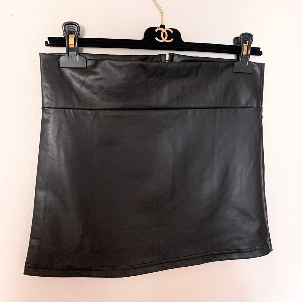 Stretch pleather mini skirt